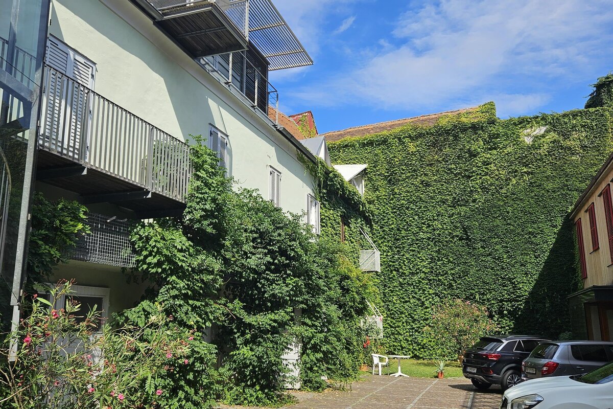 Blick vom Appartement Typ B in den Innenhof des Provianthauses