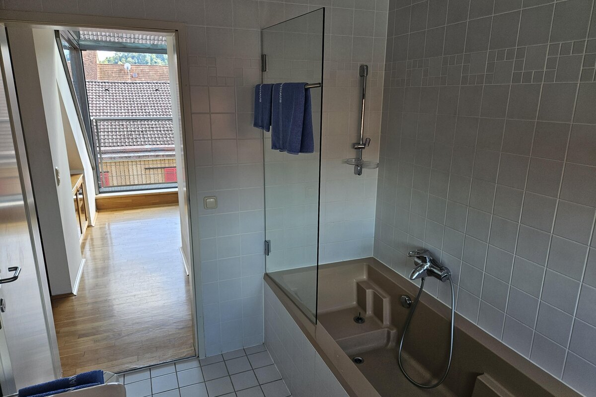 Weiteres Badezimmerbild der zweiten Wohnung im Provianthaus