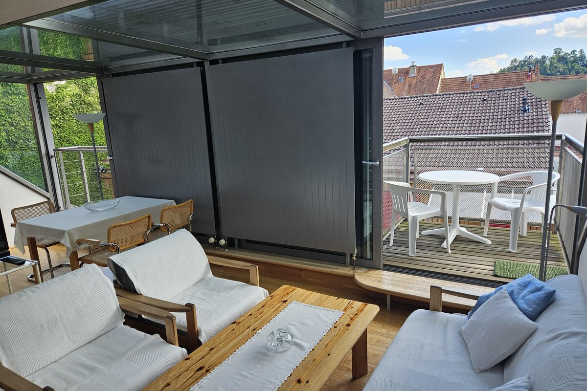 Weiterer Blick in die Wohnküche der zweiten Wohnung im Provianthaus